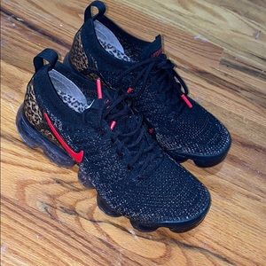 Vapor maxes woman size 7